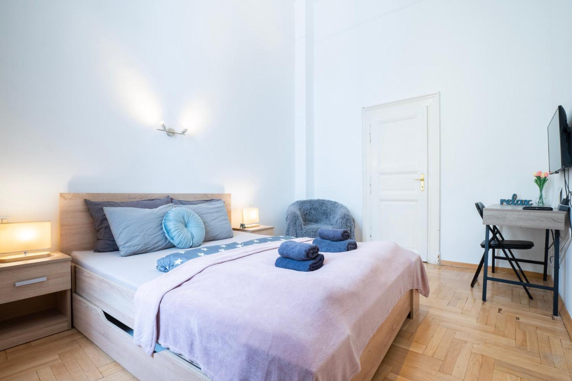 Cedar Inn Budapest - Palace District Esterno foto